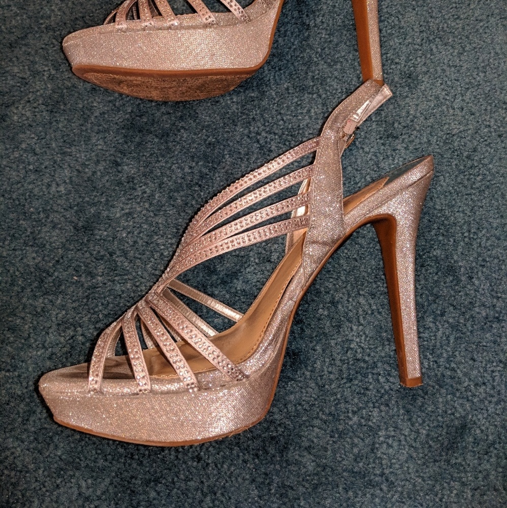 Gianni Bini silver heels